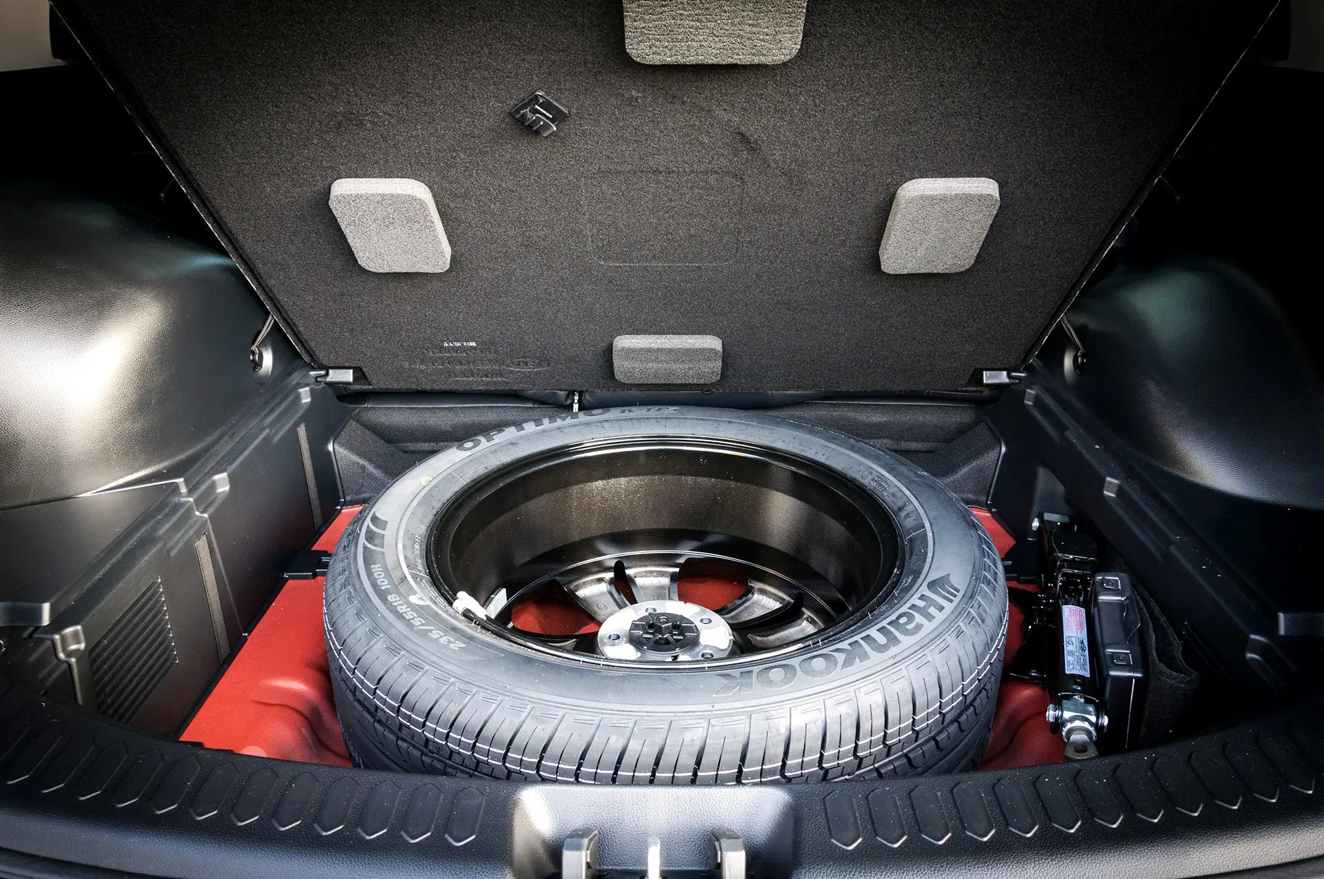 Flat Tire on Highway? Quick Solutions to Get You Back Safely 5 Mount the Spare Tire