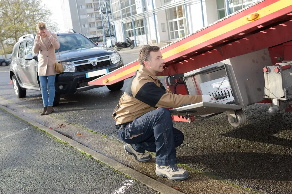 Are You Supposed to Tip a Tow Truck Driver? Find Out! 2 Compare Multiple Quotes