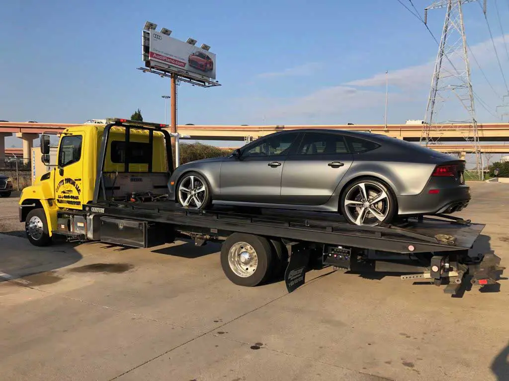 Can a Tow Truck Tow Your Car with You in It? Explained 2 Can a Tow Truck Tow Your Car with You in It