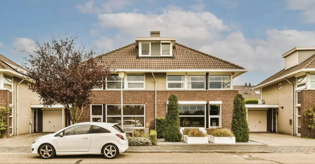 Can I Tow a Car Blocking My Driveway? Learn Your Rights 4 Car is Illegally Parked