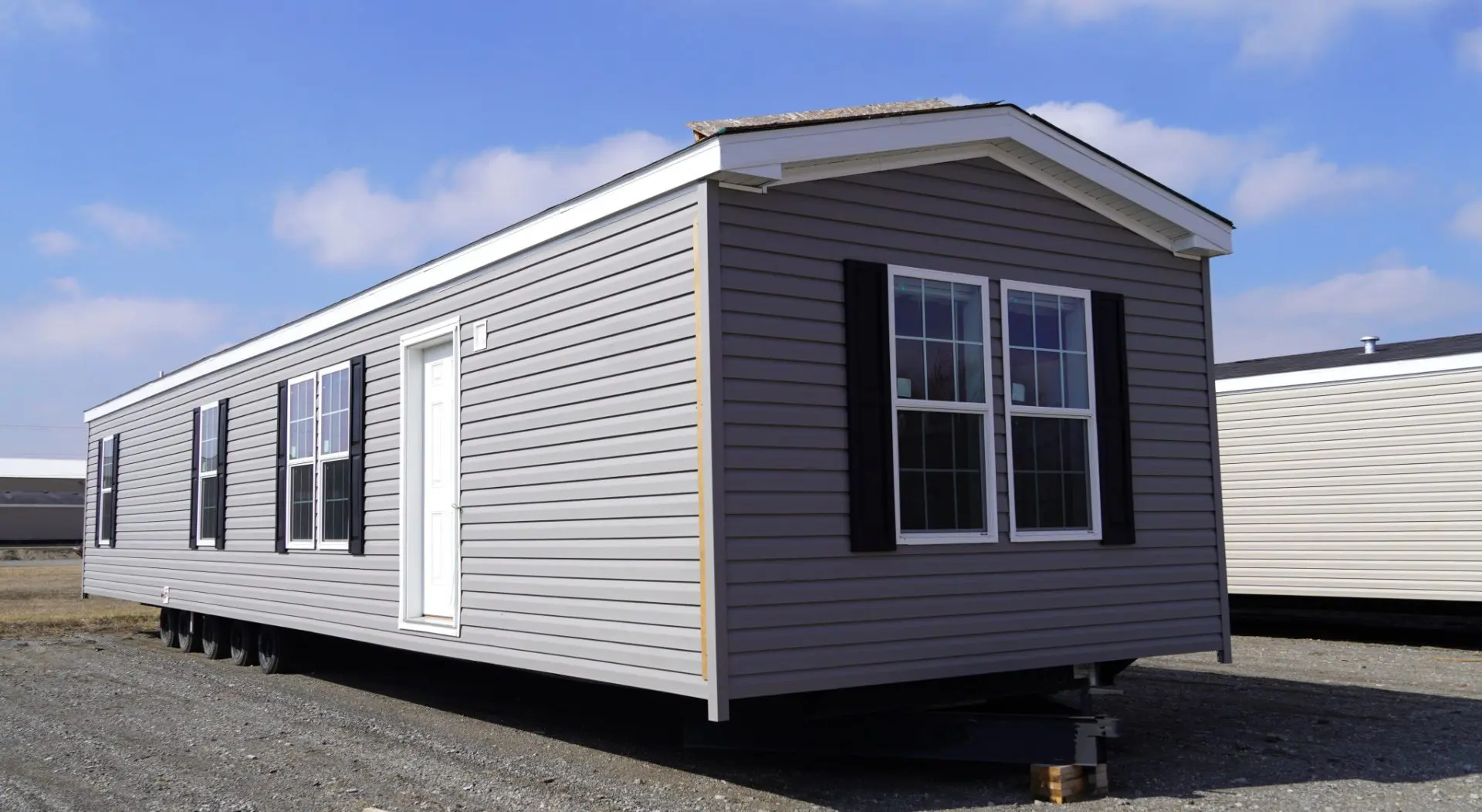 What Is a Mobile Home? Understanding Features and Benefits 6 Single-Wide Mobile Homes