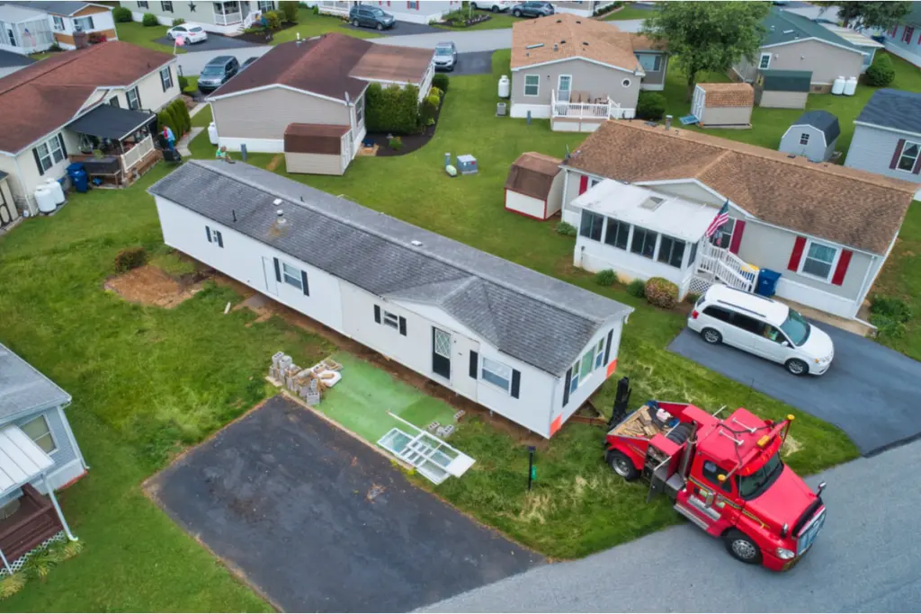 How Much Does It Cost to Move a Mobile Home: Quick Guide 2 how much does it cost to move a mobile home