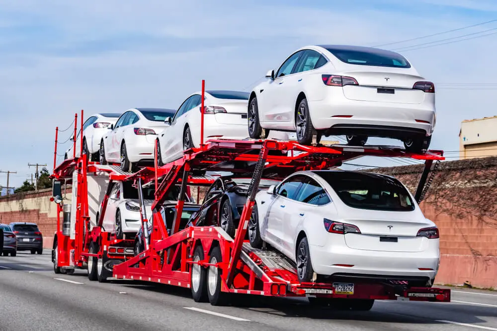 When You Ship a Car Does It Have to Be Empty? Know the Rule 3 car-shipping-guidelines