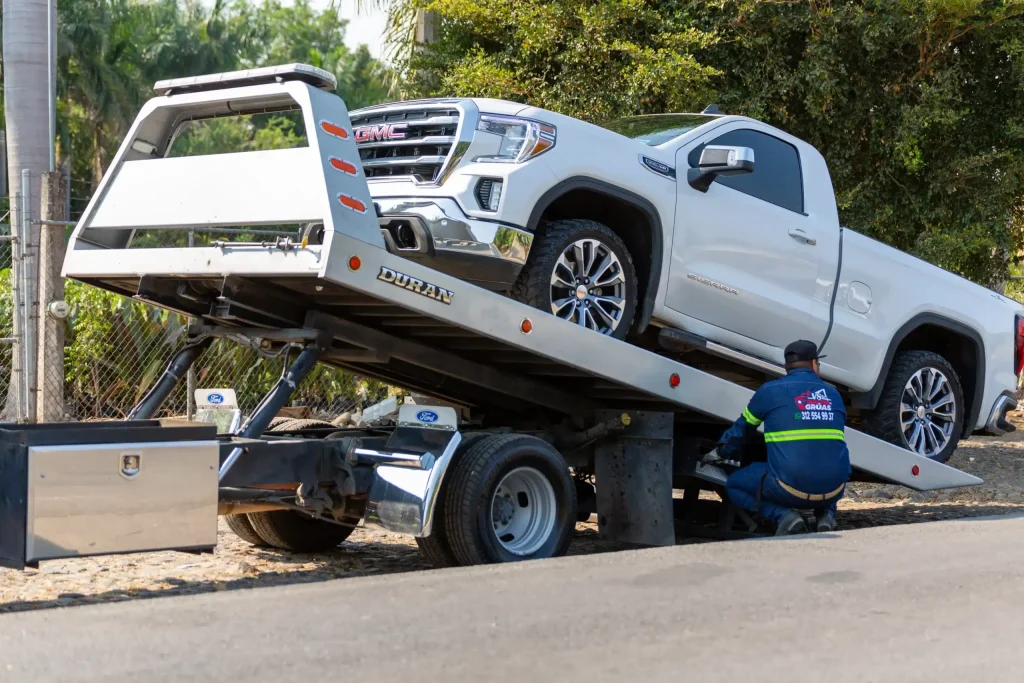 What is towing insurance - Don't risk your ride without it 4 Car-towing-and-labor-insurance