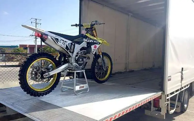 When to Choose Enclosed Motorcycle Shipping - Here's Why You 4 bike-shipping
