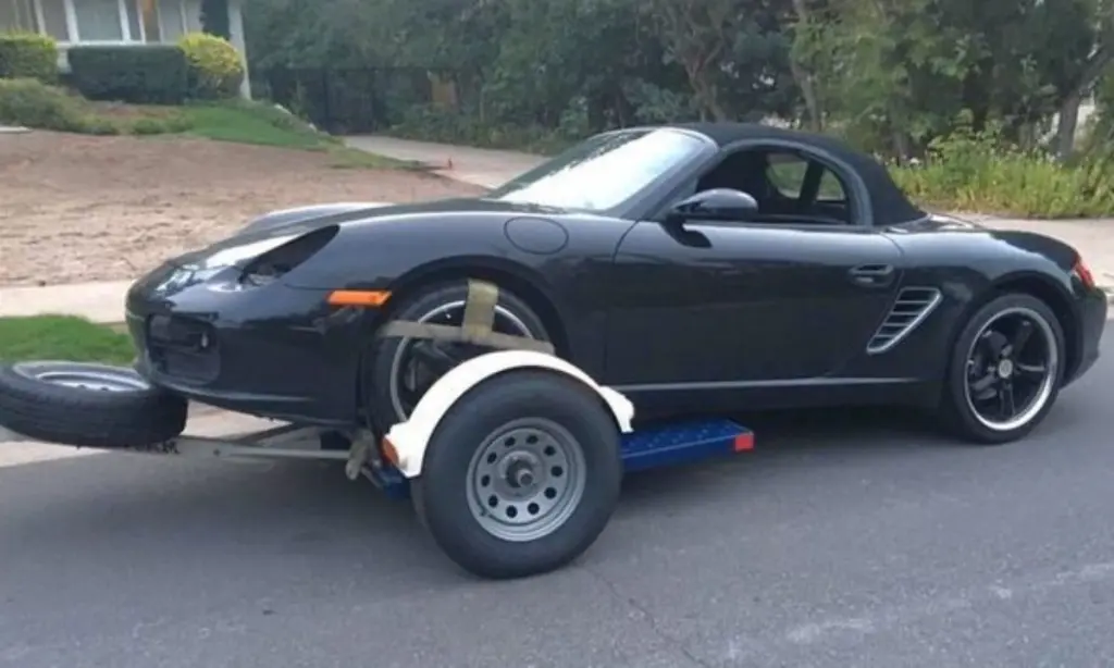 Can a Towing Dolly Be Used on the Motorway? Get the Facts! 4 car-tow-dolly