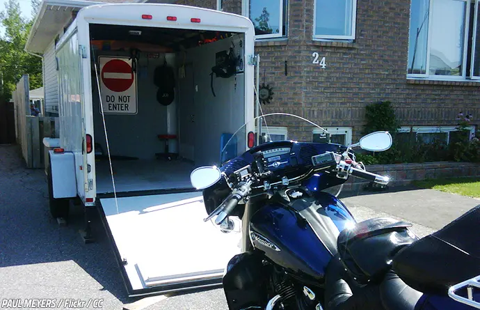 When to Choose Enclosed Motorcycle Shipping - Here's Why You 3 motorcycle towing