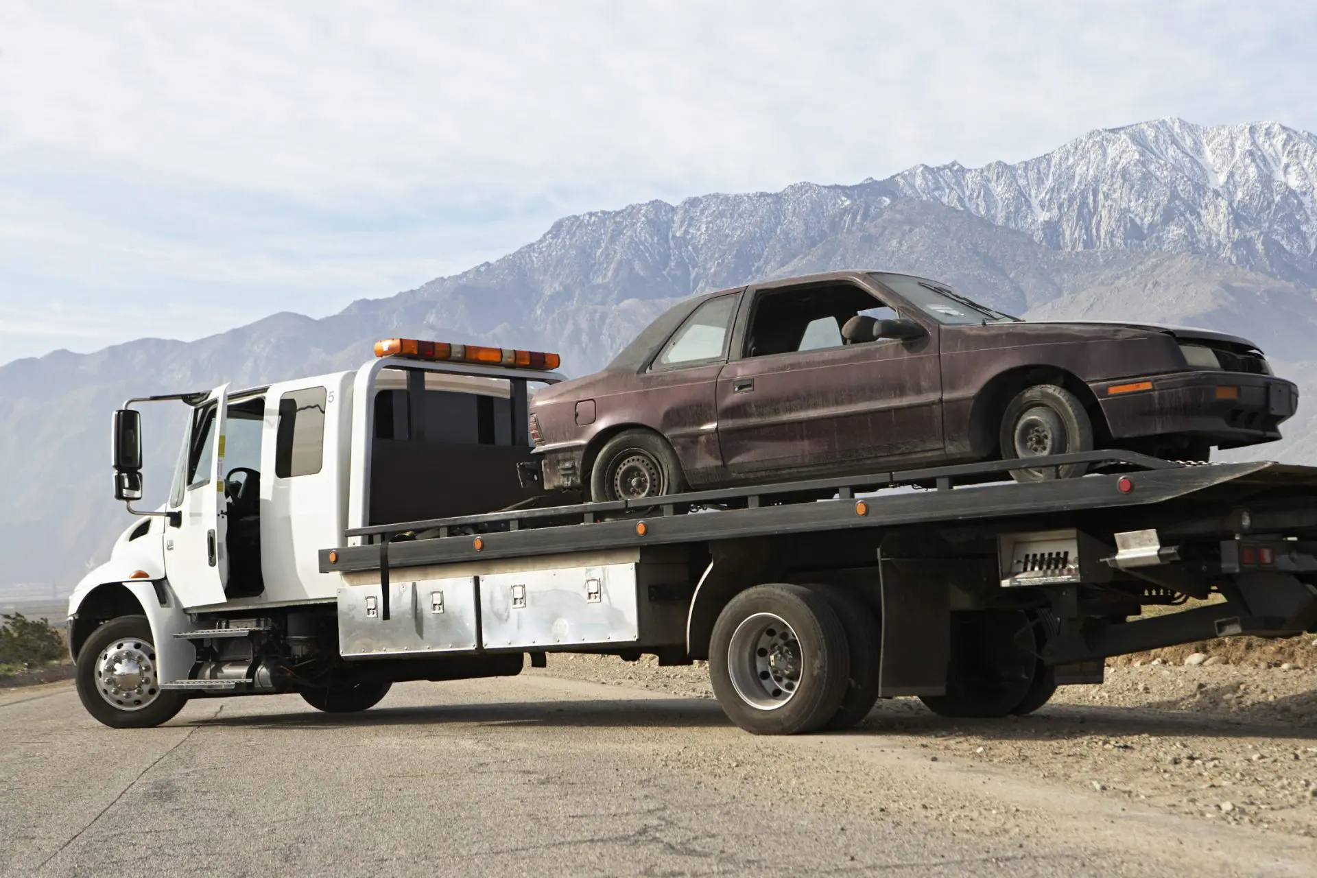 Can I Drive a Tow Truck With a Regular License? Know The Law 4 Can I Drive a Tow Truck with a Regular License?